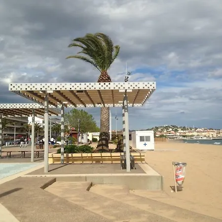 2 Calmes * Frejus