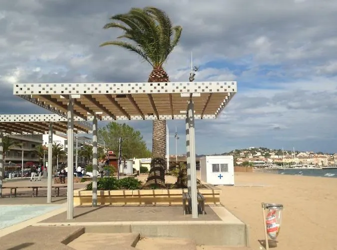 2 Calmes * Fréjus